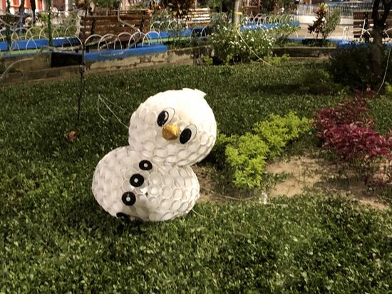 ein dahin schmelzender "Schneemann"