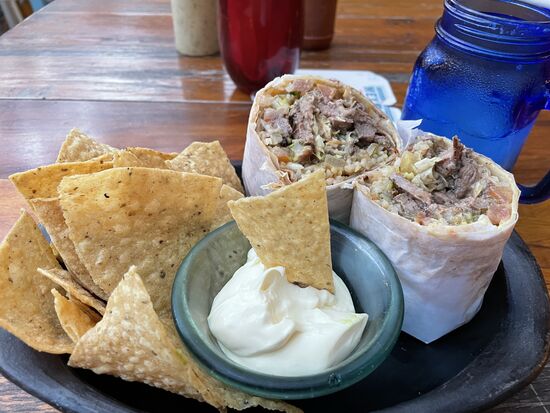 mexikanische Burritos mit Nachos