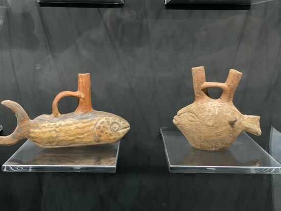 Opfergefässe, mit denen man vielleicht um guten Fisch-Ertrag betete