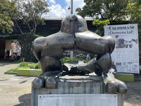 pajaro herido - der verwundete Vogel erinnrt an den 10. Juni 1995