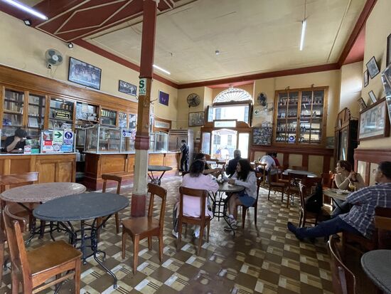 Das Cordano, hinter dem Parlamentsgebäude in der Nähe des Hauptplatzes