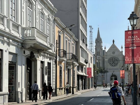 Mein kläglicher Versuch, die Foto nachzustellen. Es fehlen nicht nur die Farben, auch den richtigen Winkel hab ich nicht hinbekommen.