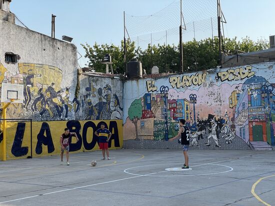 Es wird noch immer überall Fussball gespielt