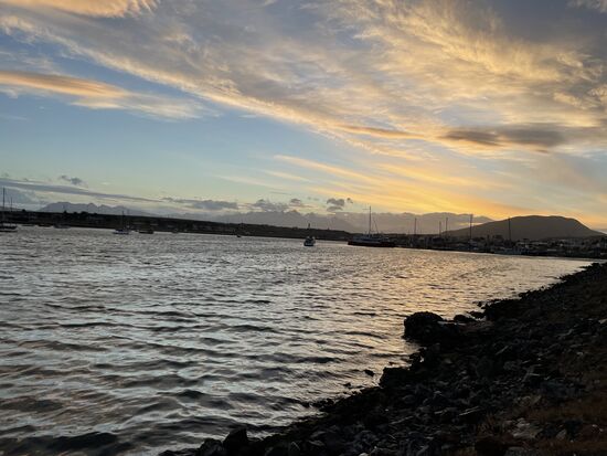 Abendstimmung über dem Hafen von Ushuaia