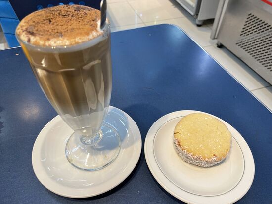 Alfajor de Maicena mit Dulce de Leche-Füllung