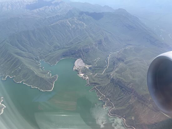 Der Stausee Cabra Coral in der Nähe von La Vina