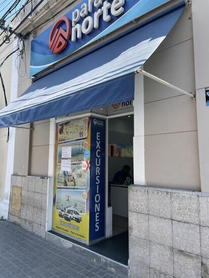 Tiamar Travel E.V.T von Mercedes Vega in der Nàhe der San Francisco-Kirche