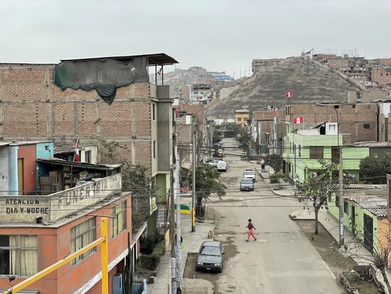 Am Morgen ist diese ganze Strasse eine einzige Warteschlange.