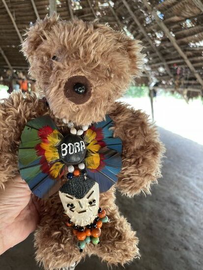 Okaajii,  'Mann der Erde' Mann ohne Furcht.