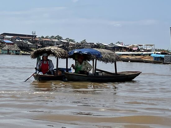 schwimmender Imbiss-Stand