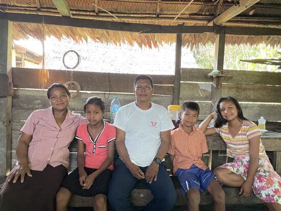 Eine glückliche Familie: Mama Lyvia, Luz, Papa Juan, Juan jr, Belen