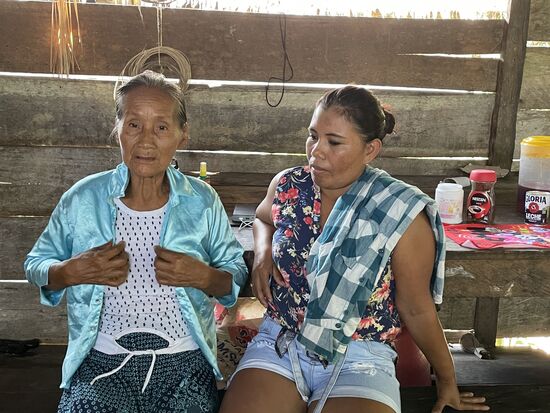 Rosa mit einer ihrer Tanten