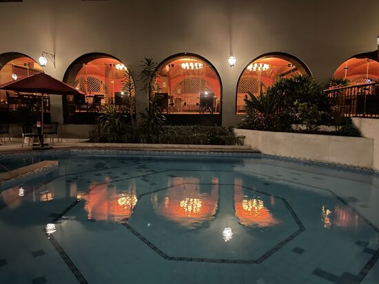 'mein' Restaurant, es sieht imposanter aus, als es ist.