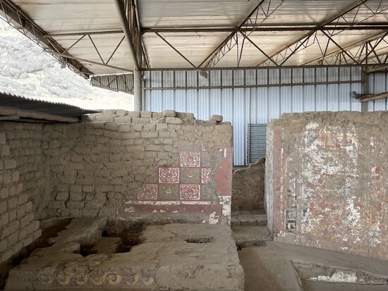 ein reich geschmückter Altar