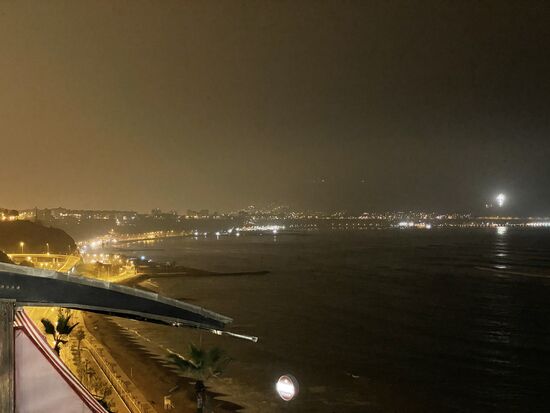 Die Aussicht von Larcomar. Es wird schnell dunkel hier.