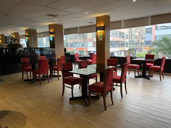 Im hoteleigenen Restaurant ist kaun was los - auch später nicht.