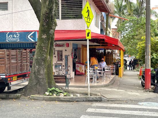 Gegenüber von meiner Wohnung