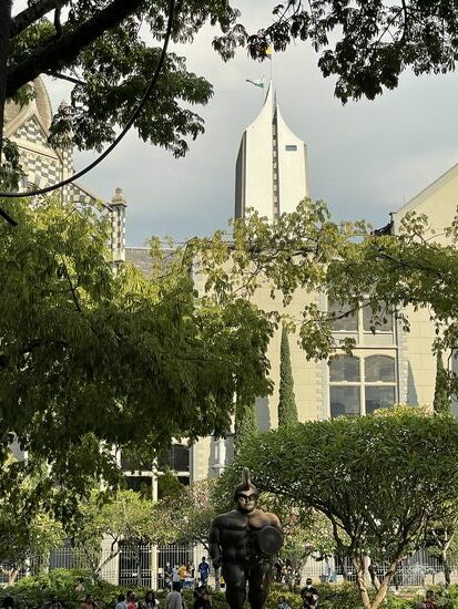 der Torre Coltejer, mit 175 m das höchste Gebäude Medellins