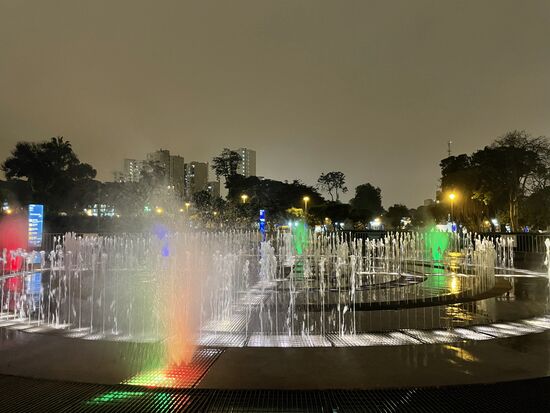 im Sommer ist das ein riesiger Plausch für alle Wasserratten