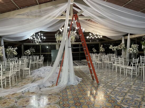 Vorbereitungen für ein grosses Hochzeitsfest