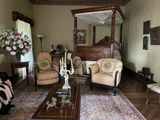 Schlafzimmer des Hausherrn