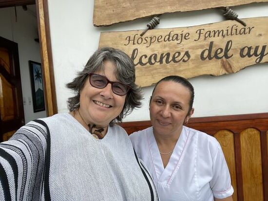 Abschied von Gloria, der guten Seele vom Hotel. Sie tut tatsächlich alles, damit man sich hier wohl fühlt.