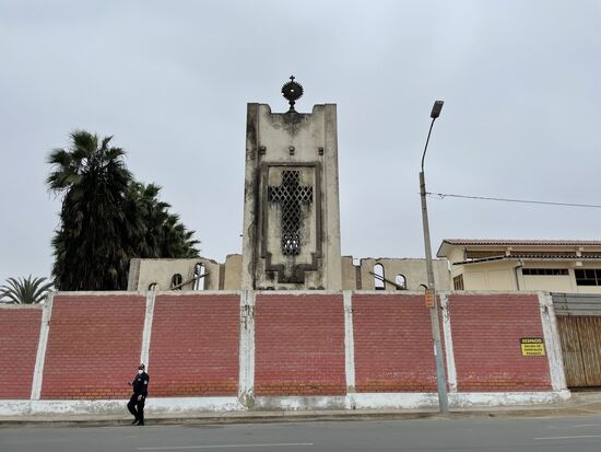 Diese Kirche ist wohl schon länger nicht mehr in Betrieb.