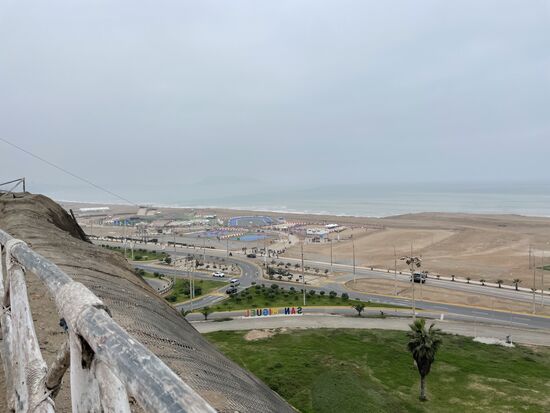 Sportanlagen unten am Meer für jede mögliche Sportart.