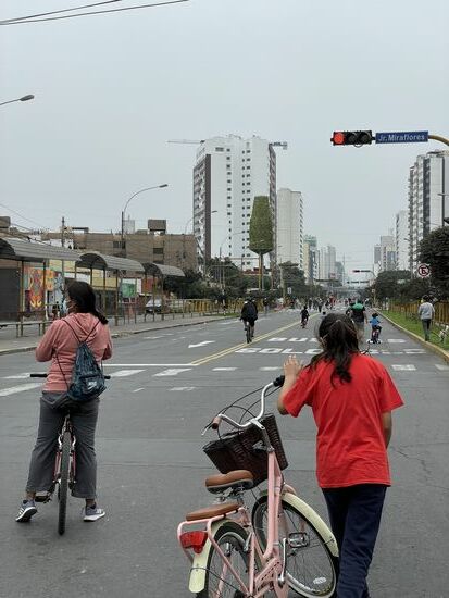 Die Av. Brasil ist komplett gesperrt für Autos.