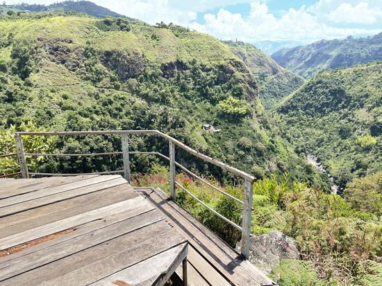 Tief unten fliesst der Magdalena-Fluss