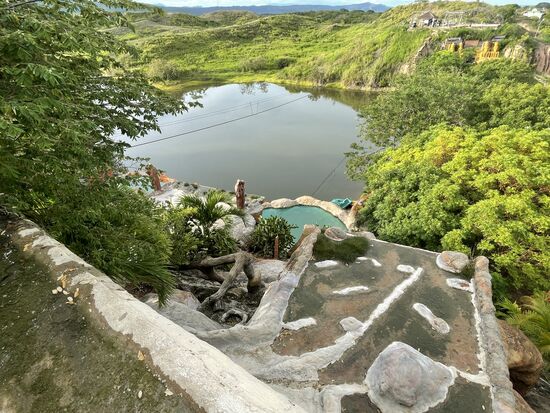 der künstliche Wasserfall ist heute trocken