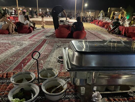 Der perfekte Platz mit der besten Sicht auf die Bühne und die Zuschauer.