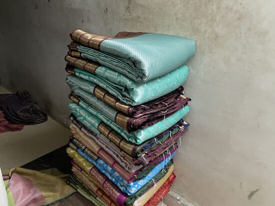 Bettüberwürfe in Seide