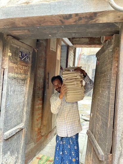 Ein ganzer Bund Seidensaris, noch ungefärbt