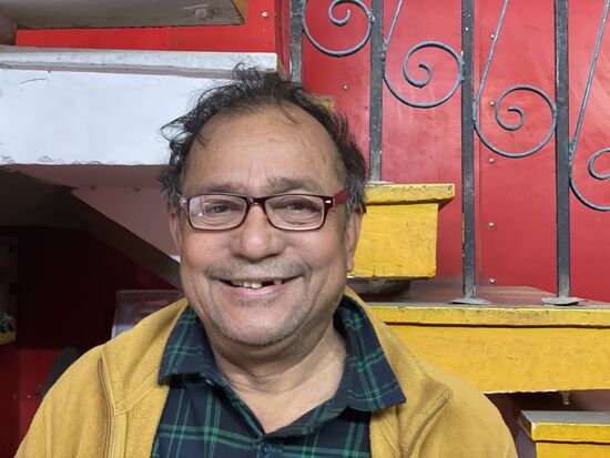 Bose, der Hotelbesitzer