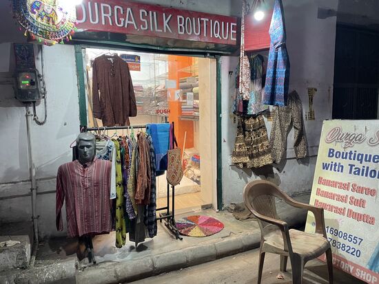 Sadhov ist wieder in seine Boutique eingezogen