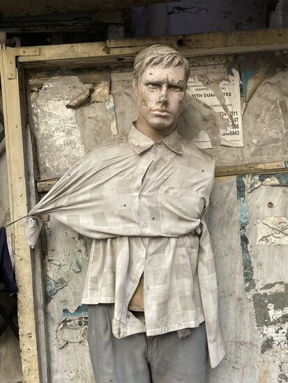 Schaufensterpuppe mit Vergangenheit