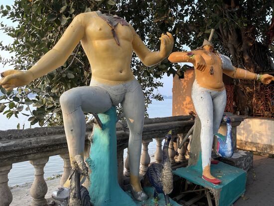 HIer trifft man sie also wieder, die Tonfiguren der Pottery Line