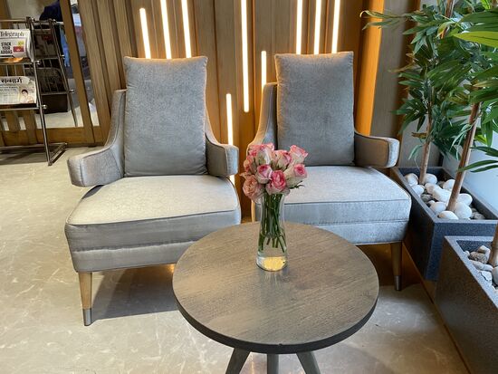 Rosen in der Hotellobby