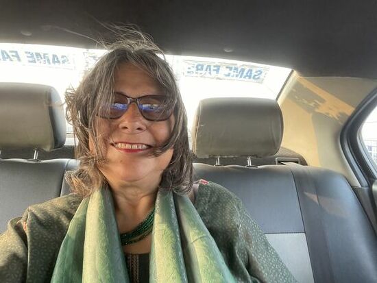 im Taxi bei offenem Fenster sieht man so aus.