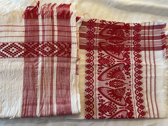 Gamosa, das traditionelle Geschenk in Assam