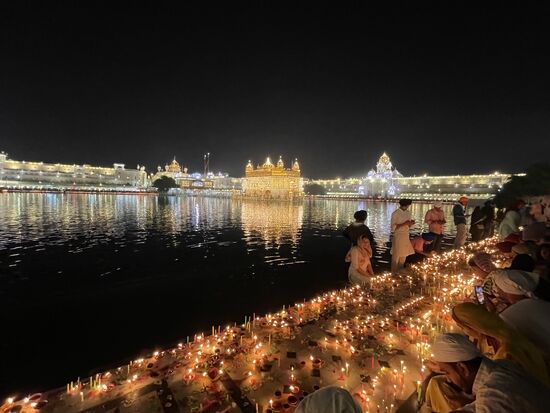 Diwali Festival vor dem goldenen Tempel in Amritsar