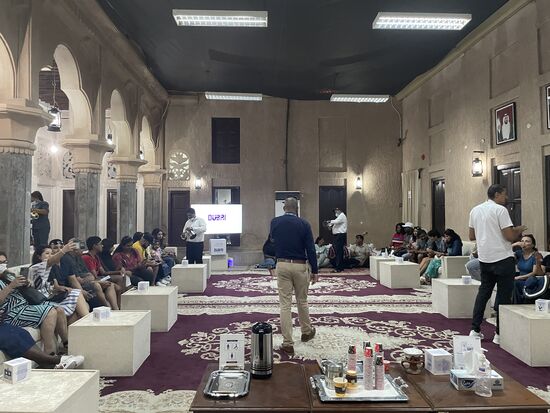 Das traditionelle Wohnzimmer einer Familie