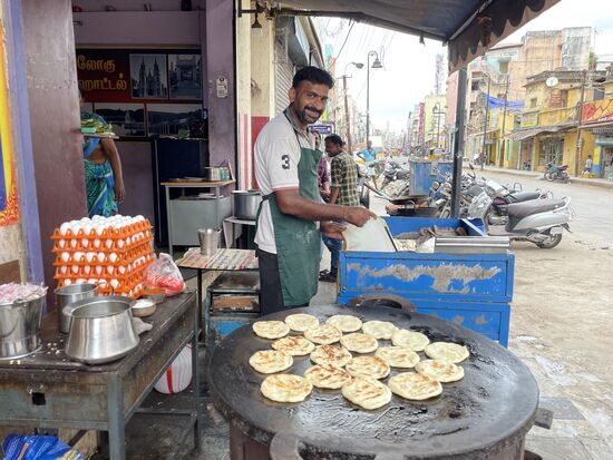 Von ihm gibt es ein Video auf Bison.ch - Indien-Videos