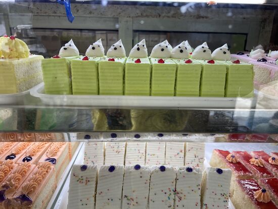 In meiner Bakery: in süssen Desserts sind die Inder wohl Weltmeister