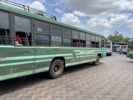 auf dem Busbahnhof der local Busse