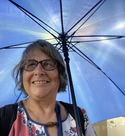 Das Bild ist ein ziemlicher Fake. Es ist Abend, es regnet in Strömen und mir geht es ziemlich übel.