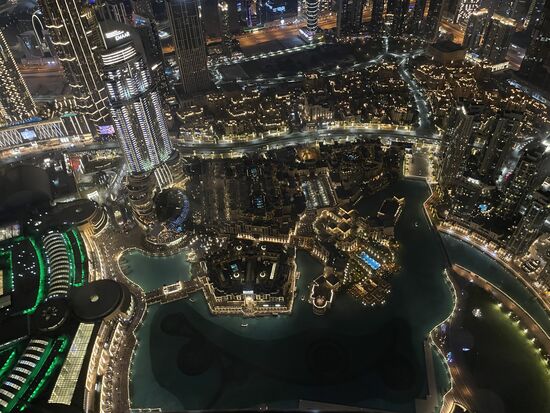 Da unten wird gleich ein neues Wasserspiel starten