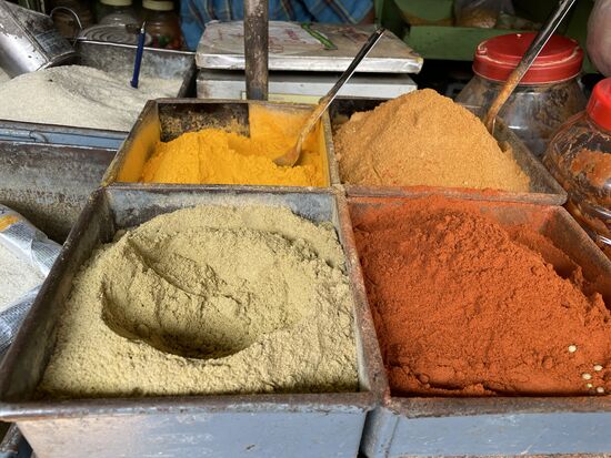 verschiedene Masala - Gewürzmischungen