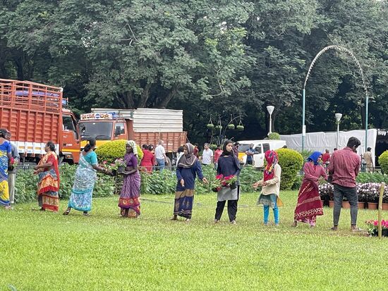 Menschenkette wie beim Feuerlöschen